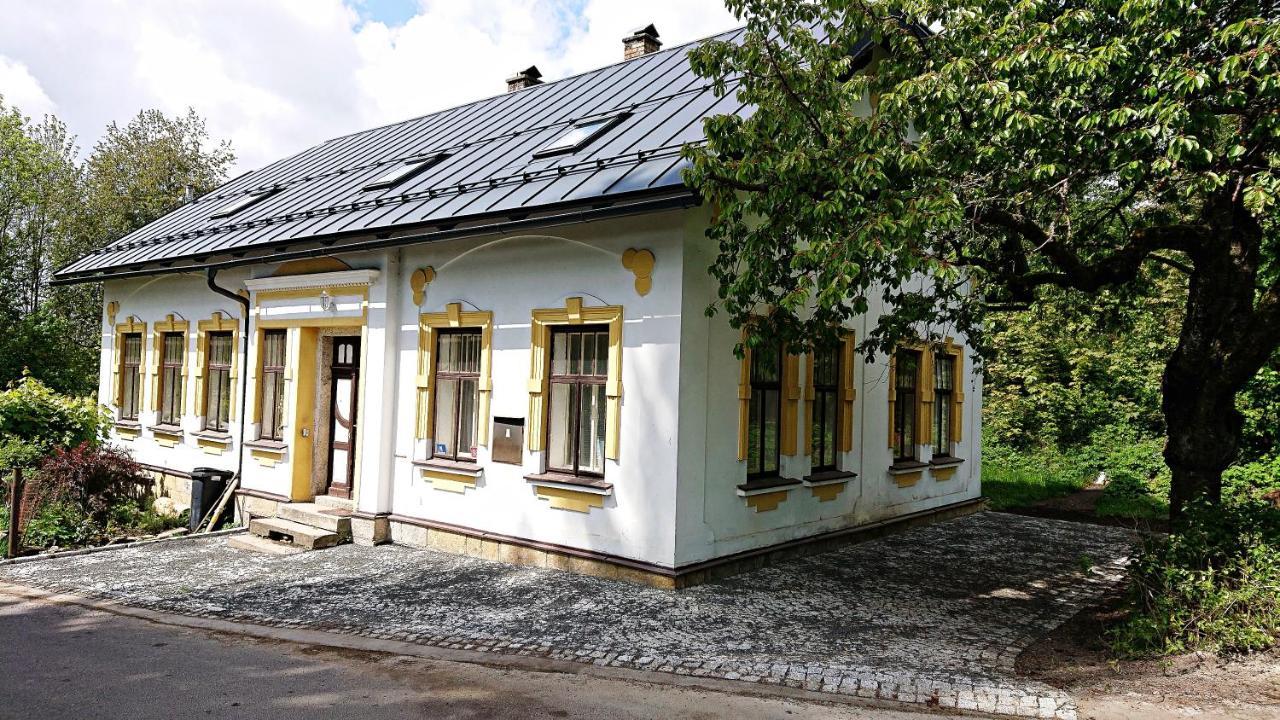 Chalupa kde bejval krám ★ sauna ★ kulečník ★ pinec Vysoké nad Jizerou Esterno foto